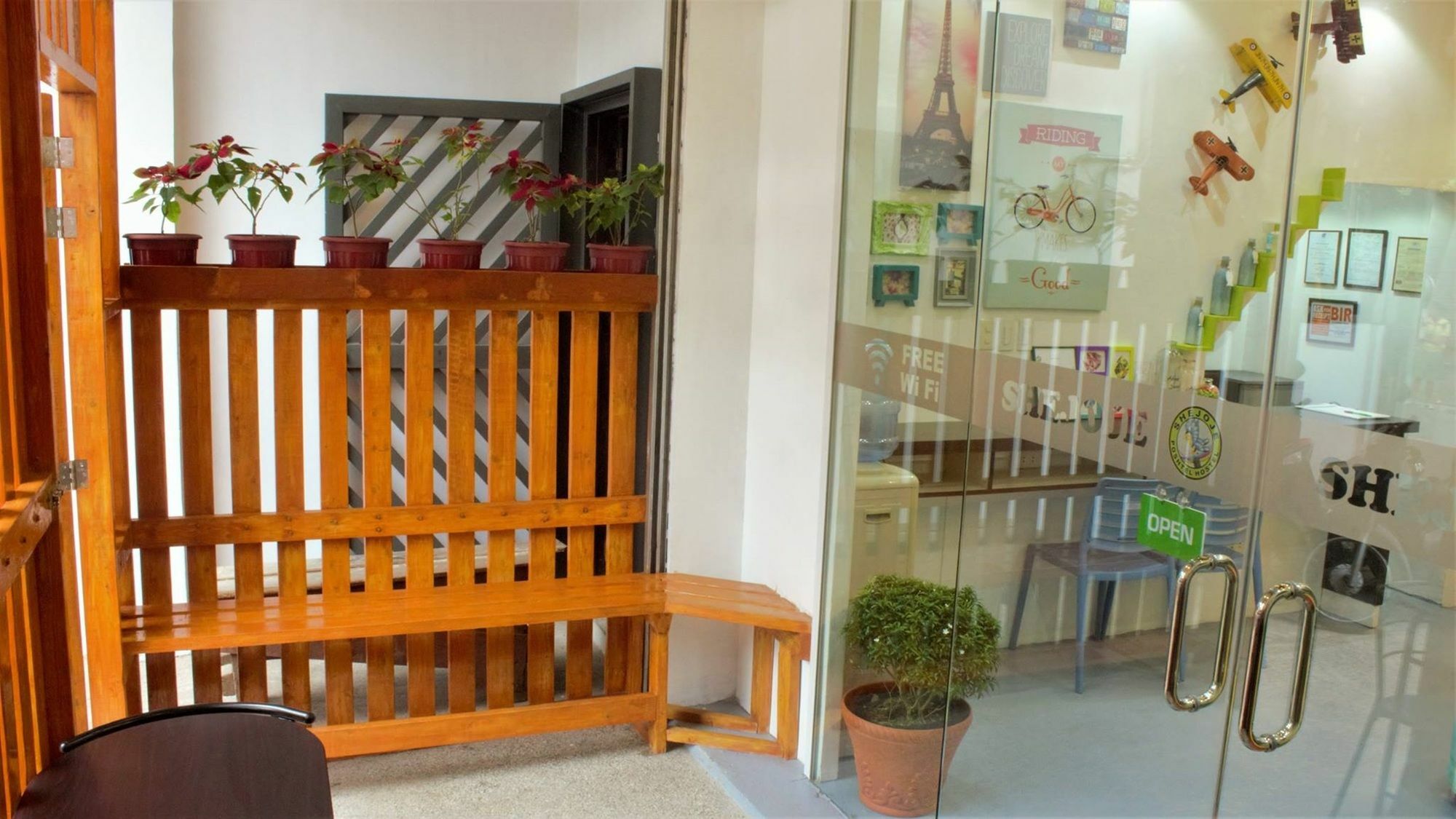 Shejoje Poshtel Hostel Cebu Exterior photo